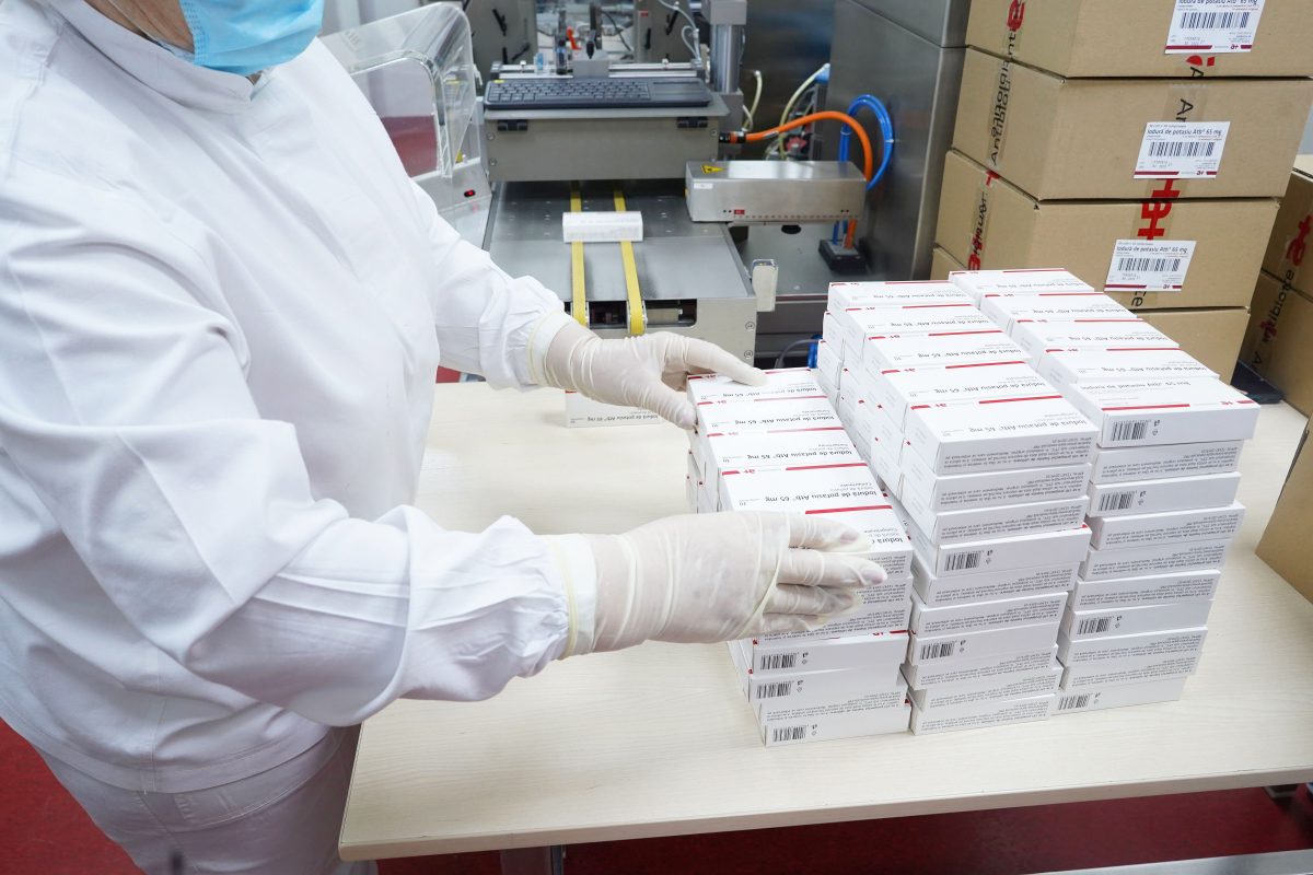 Românii vor avea iodură de potasiu! Antibiotice Iași a început distribuția către Direcțiile de Sănătate Publică din toată țara – FOTO, VIDEO