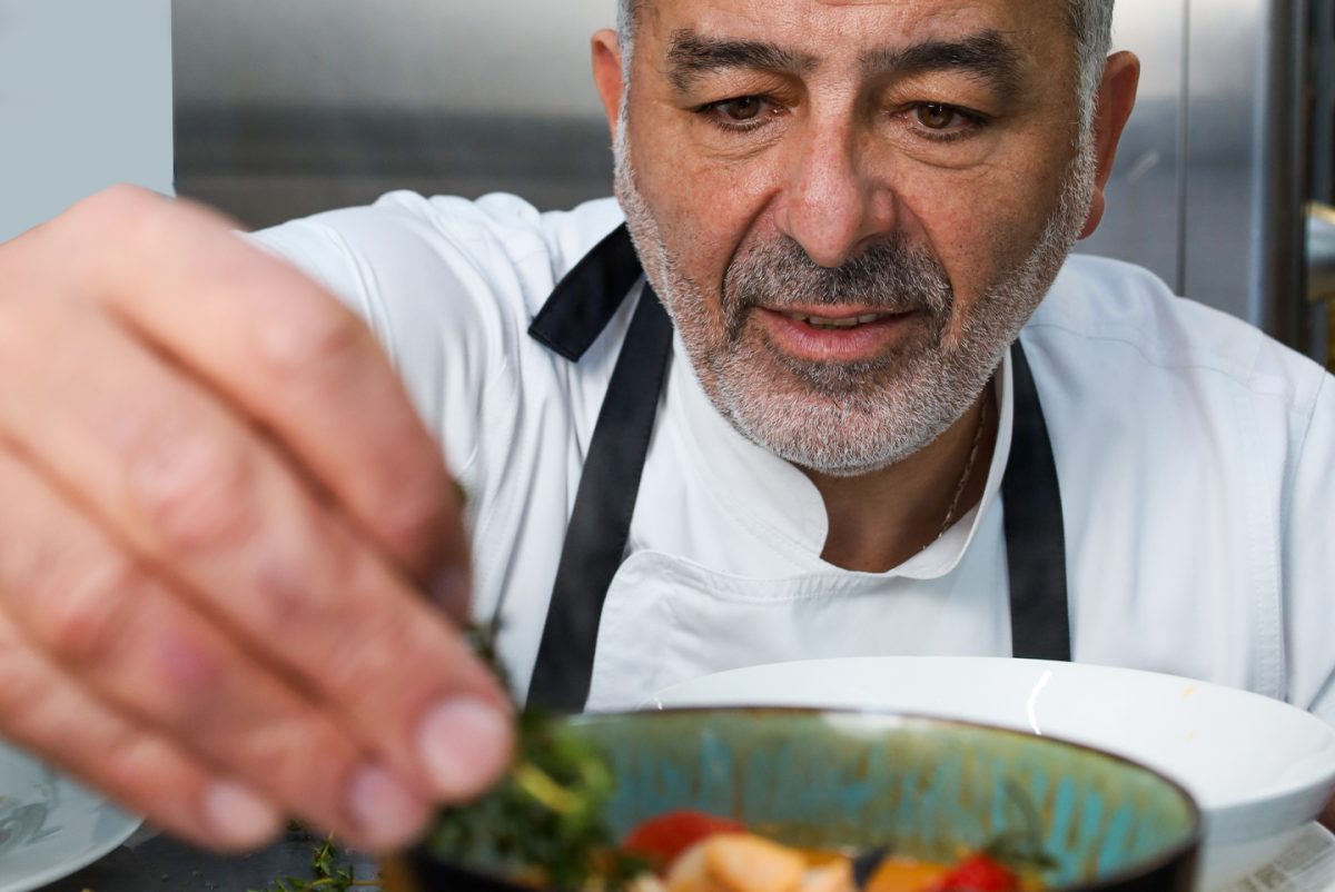 Chef Joseph Hadad i-a cerut ajutorul Mihaelei Borcea ca să o salveze pe soția sa: „Am vândut tot”