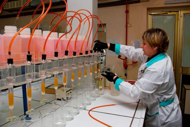 Rusia a distrus un laborator de la Cernobîl