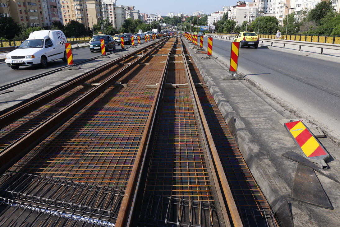 Atenţie, şoferi! Lucrări de reabilitare a liniei de tramvai şi a drumului rutier, în cartierul Dancu