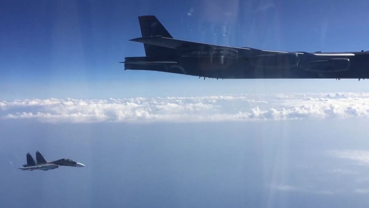 Atac aerian cu rachete de croazieră lângă graniţa Poloniei, afirmă un oficial american
