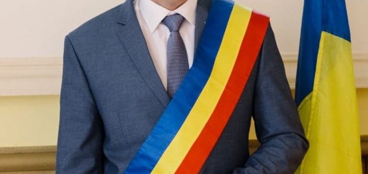 Câte mandate are voie un primar: Află totul despre mandatul primarului și despre rolul acestuia