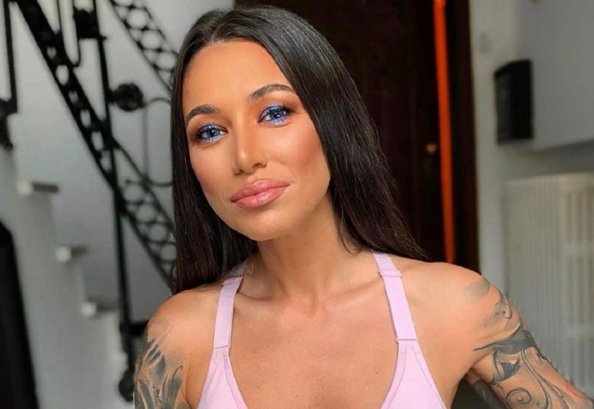 Roxana Vancea, o vedetă la înălțime. Frumoasa brunetă se pregătește de nuntă