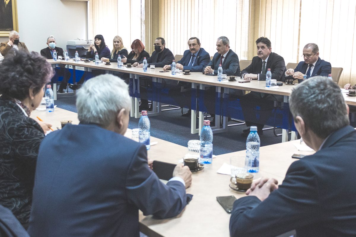 Delegație de la Universitatea Tehnică a Moldovei, în vizită la TUIASI. Rectorul Dan Cașcaval: „Putem face foarte multe pentru învățământul universitar de ambele maluri ale Prutului”