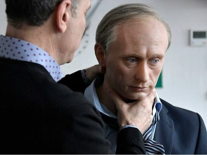Statuia de ceară a preşedintelui Vladimir Putin a fost scoasă de la Muzeul Grevin din Paris