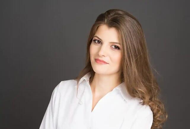 Translating for Humanity. Doi septuagenari ucraineni au ajuns să vadă Parisul pentru prima dată, deși nu voiau să-și părăsească țara și casa
