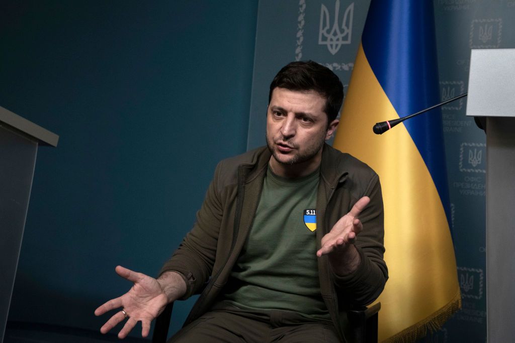Propaganda rusească lansează zvonuri și susține că președintele Volodimir Zelenski este în Brașov