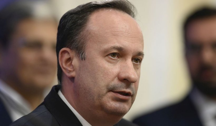 Adrian Câciu a renunţat la maşina pe motorină. Ministrul Finanţelor îşi va cumpăra una pe benzină