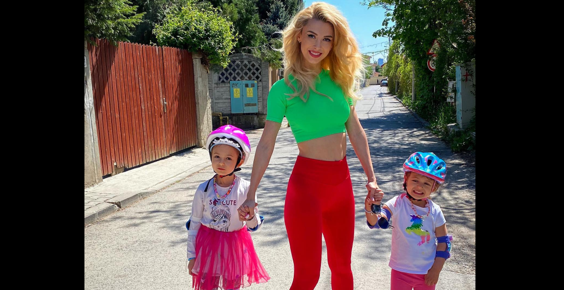 Andreea Bălan a ajuns de urgenţă la spital. Artista a căzut cu rolele: „Mi-a cusut buza de sus” – FOTO