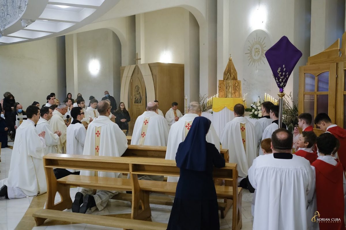 Biserica Romano-Catolică în Vinerea Mare. Cum comemorează creştinii catolici din Iași această zi