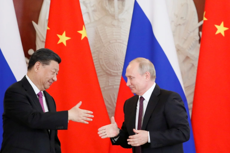 O firmă din China suspendă afacerile în Rusia