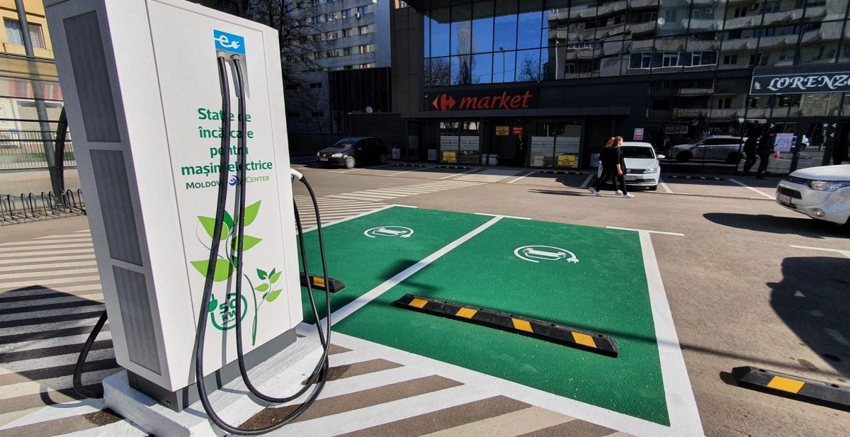 Statie de incarcare auto rapida la Moldova Center