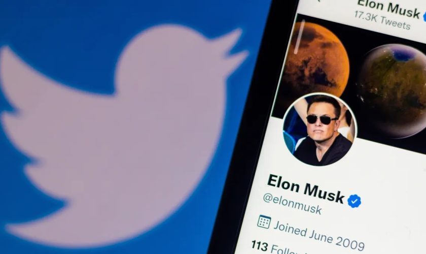 Twitter a fost cumpărat de Elon Musk. Cum se va schimba reţeaua socială