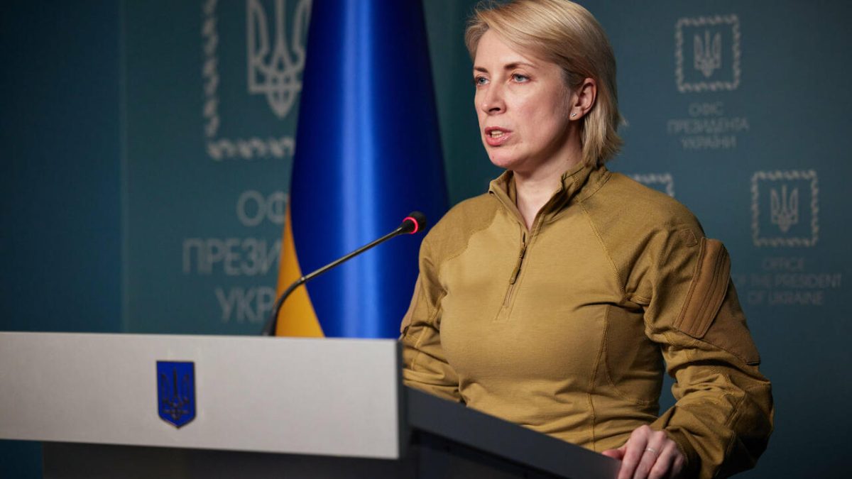 Vicepremierul Ucrainei, Irina Vereșciuk este iritată că Republica Moldova a depus cerere de aderare la Uniunea Europeană: Moldova este protejată de Ucraina, de femeile noastre care-s violate – VIDEO