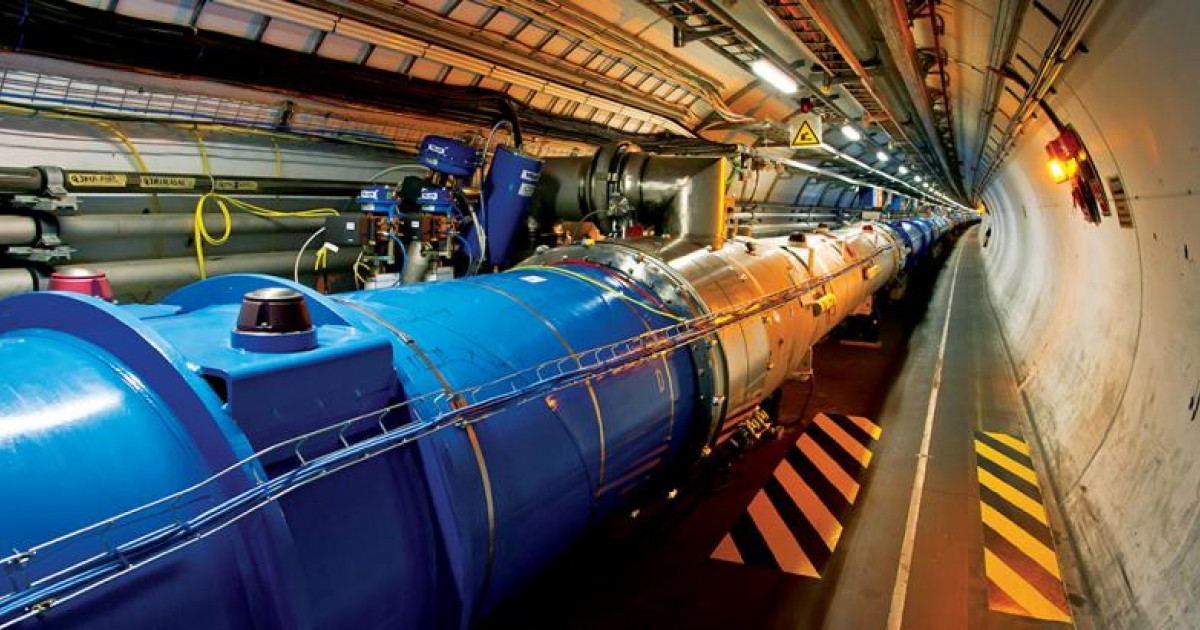 Acceleratorul de particule de la Geneva a fost repornit