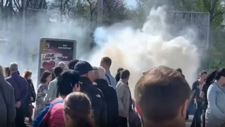 Ucraineni ieşiţi în Herson pentru a protesta împotriva războiului, atacaţi de armata rusă – VIDEO