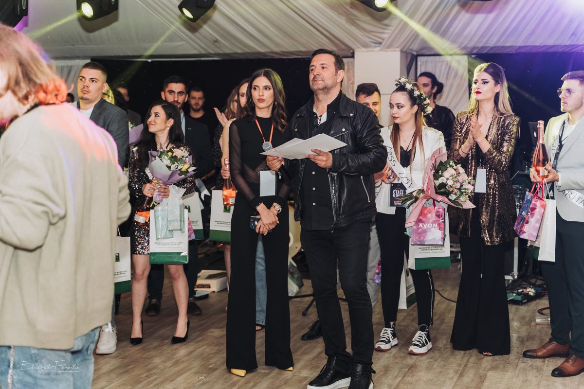 Distracţie maximă la Balul Bobocilor, la USV Iaşi. Maestrul Daniel Buzdugan, vedetă de ceremonie – GALERIE FOTO