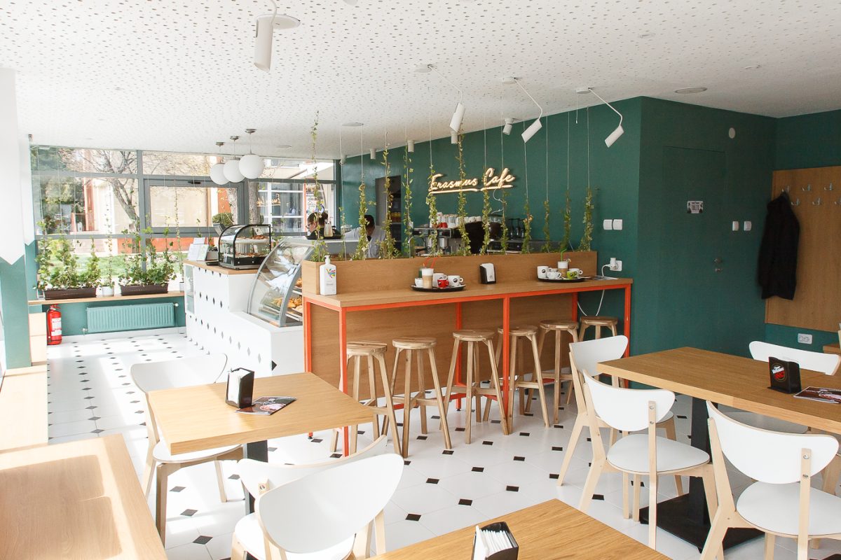 Cafeneaua „Erasmus” a fost inaugurată la UAIC Iaşi – FOTO