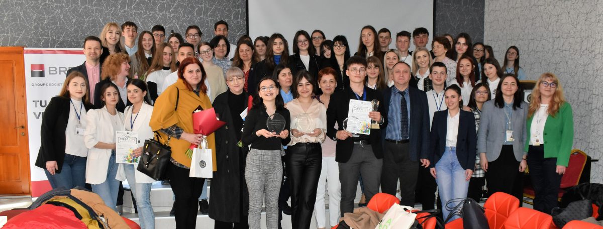 Concursul național de antreprenoriat pentru tineri „Creative Business”, organizat de Colegiul Tehnic CF Unirea din Pașcani a revenit în format fizic
