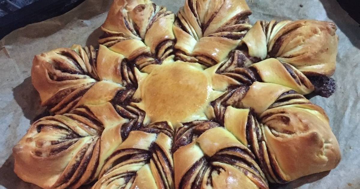 Cozonac floare cu ciocolată, un deliciu spectaculos la masa de Paști. Rețeta inedită pentru un cozonac rafinat și gustos