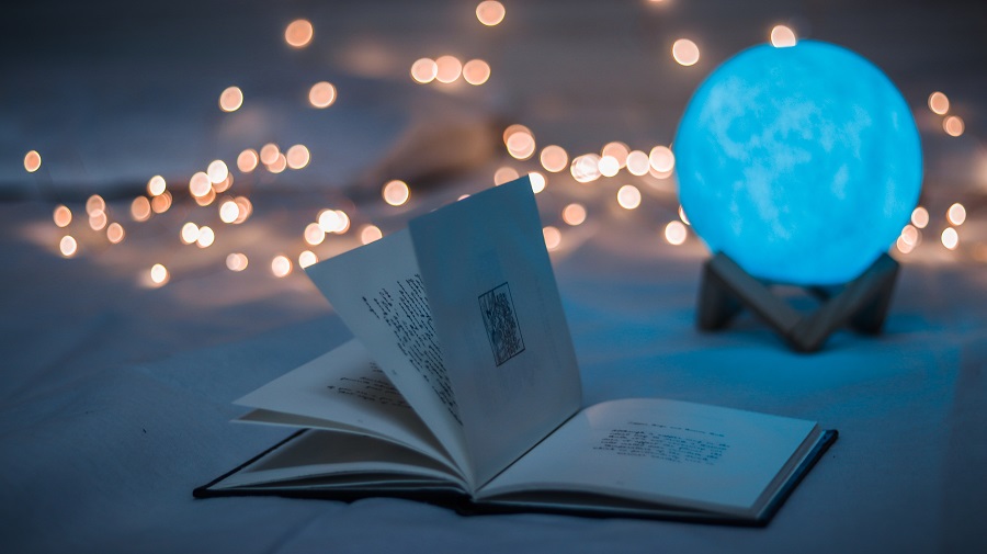 3 cărți fantasy de la BOOKZONE pe care trebuie să le ai în bibliotecă