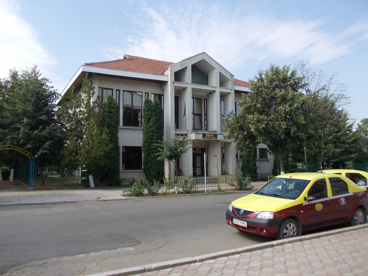 A luat la bătaie alți oameni după ce a ieșit din pușcărie! Un ieșean violent, trimis înapoi la închisoare