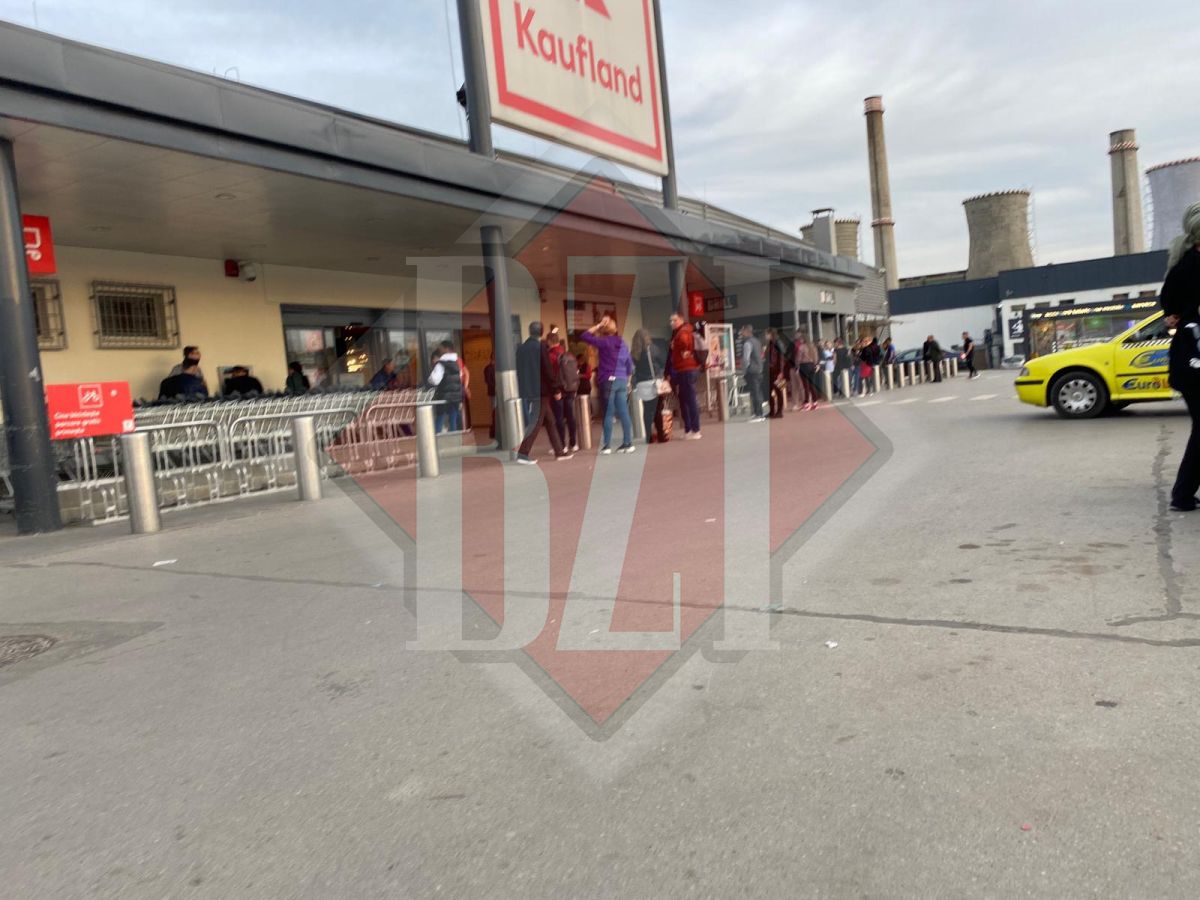 Alarmă de incendiu la Kaufland Tudor Vladimirescu. Clientii au fost evacuați – EXCLUSIV, FOTO