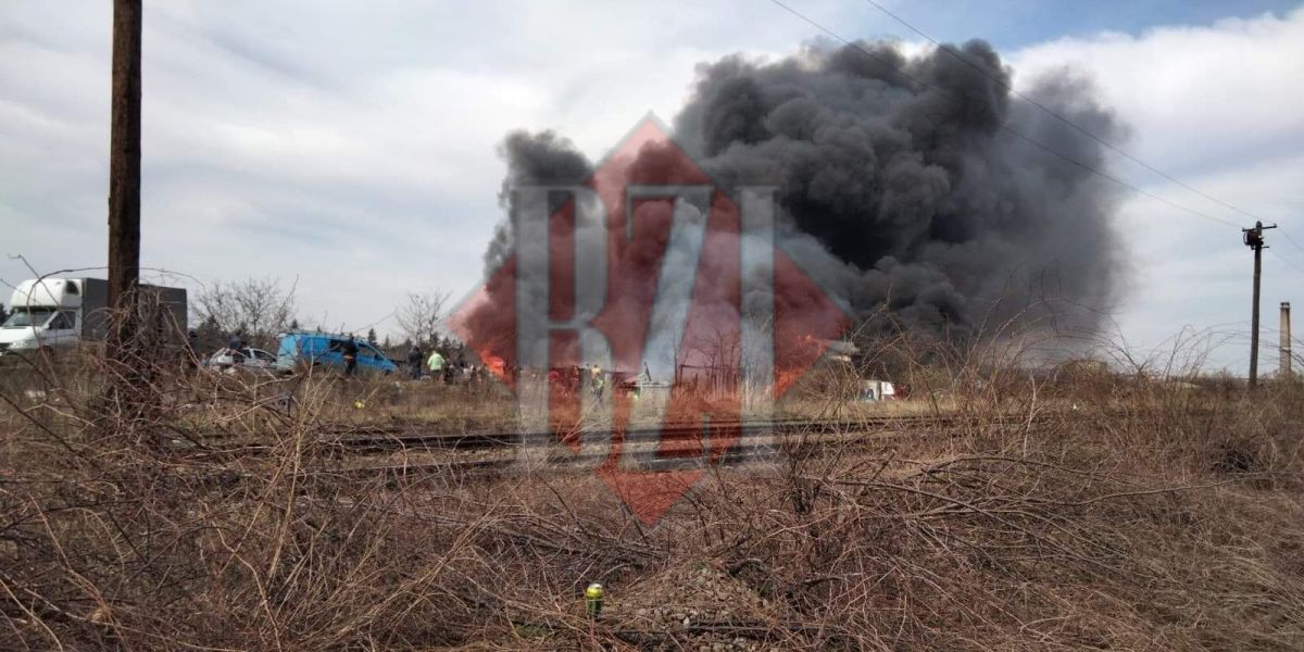 Incendiu la un depozit de deșeuri și fier vechi în comuna Ciurea. Patru autospeciale de intervenție se deplasează la fața locului – EXCLUSIV, FOTO, VIDEO