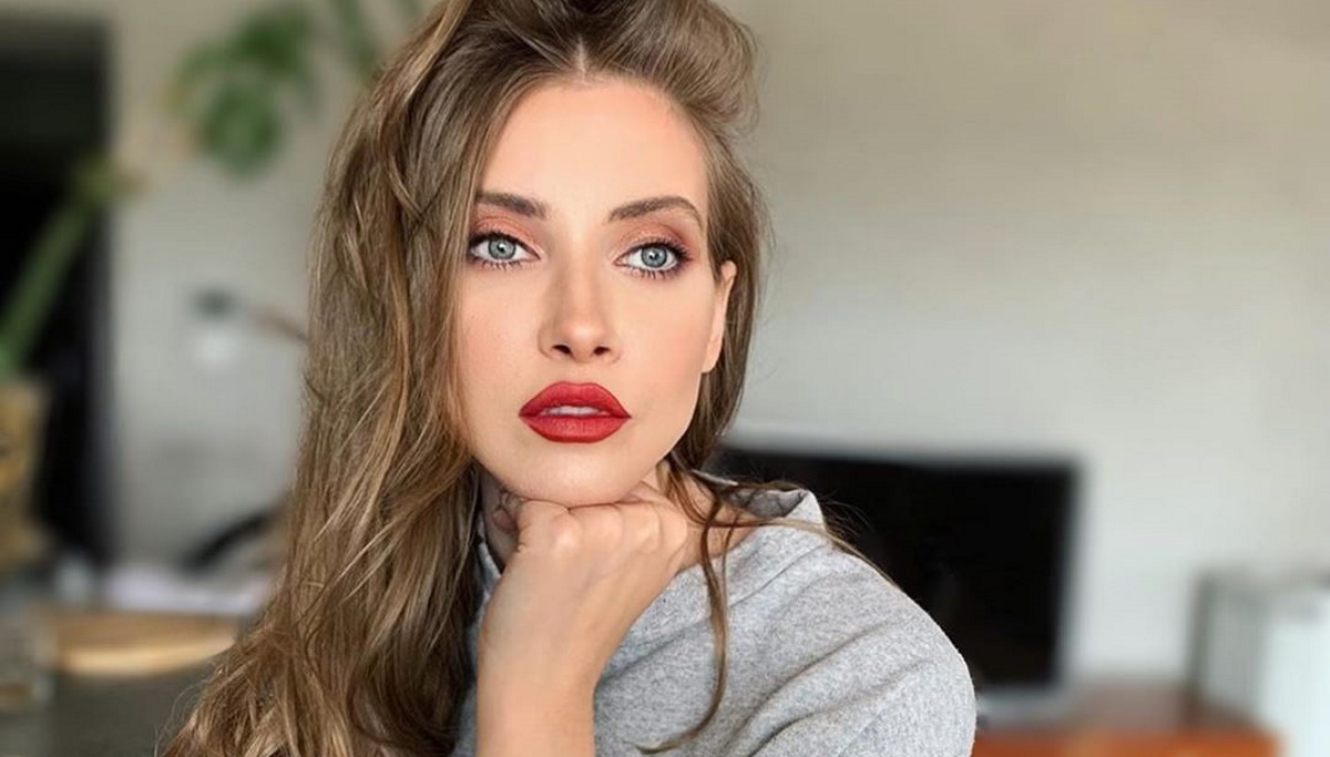 Iulia Albu a criticat-o din nou pe Oana Roman: „Totul până la strâmbatul mobilei”