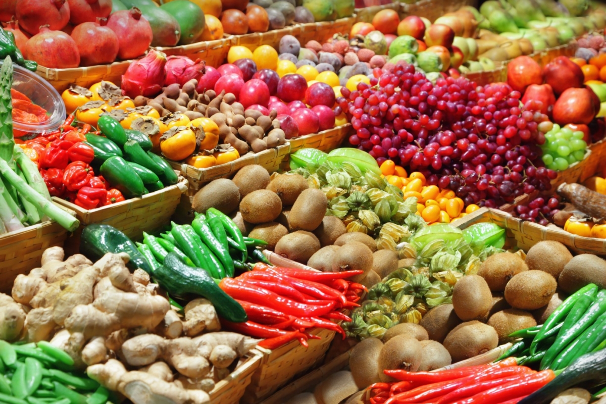 Fermierii nu intră în supermarketuri din cauza incapacității de livrare a legumelor! Există soluții în acest sens?