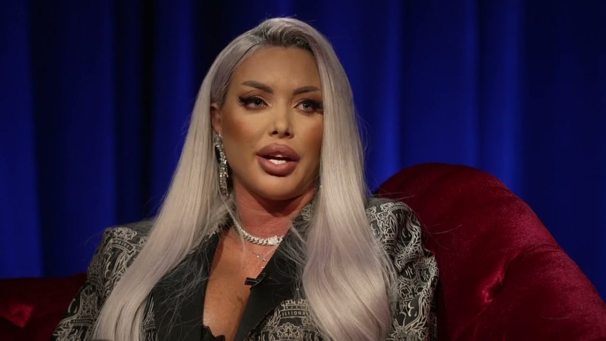 Loredana Chivu, aproape nud pe rețelele de socializare! Ce operații și-a mai făcut vedeta