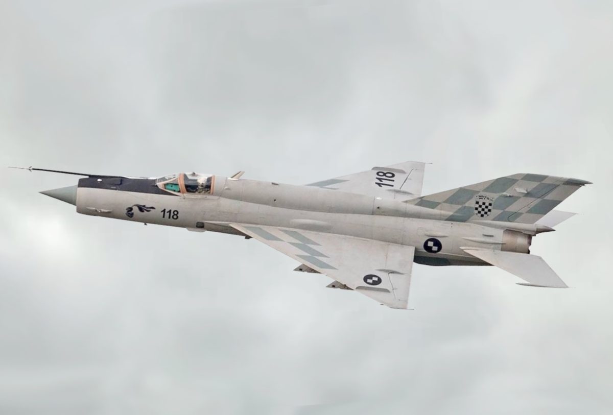 Încă un incident aviatic în România: Un MIG-21, aterizare forțată