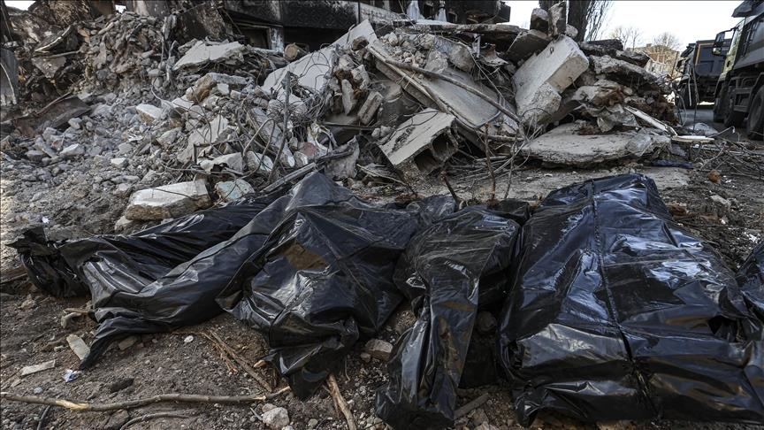 Un alt masacru comis de armata rusă în apropiere de Kiev. Cel puţin nouă civili au fost găsiţi morţi, cu urme de tortură