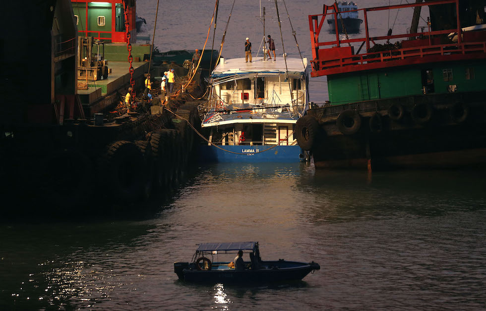 Un petrolier a explodat în apropiere de Hong Kong