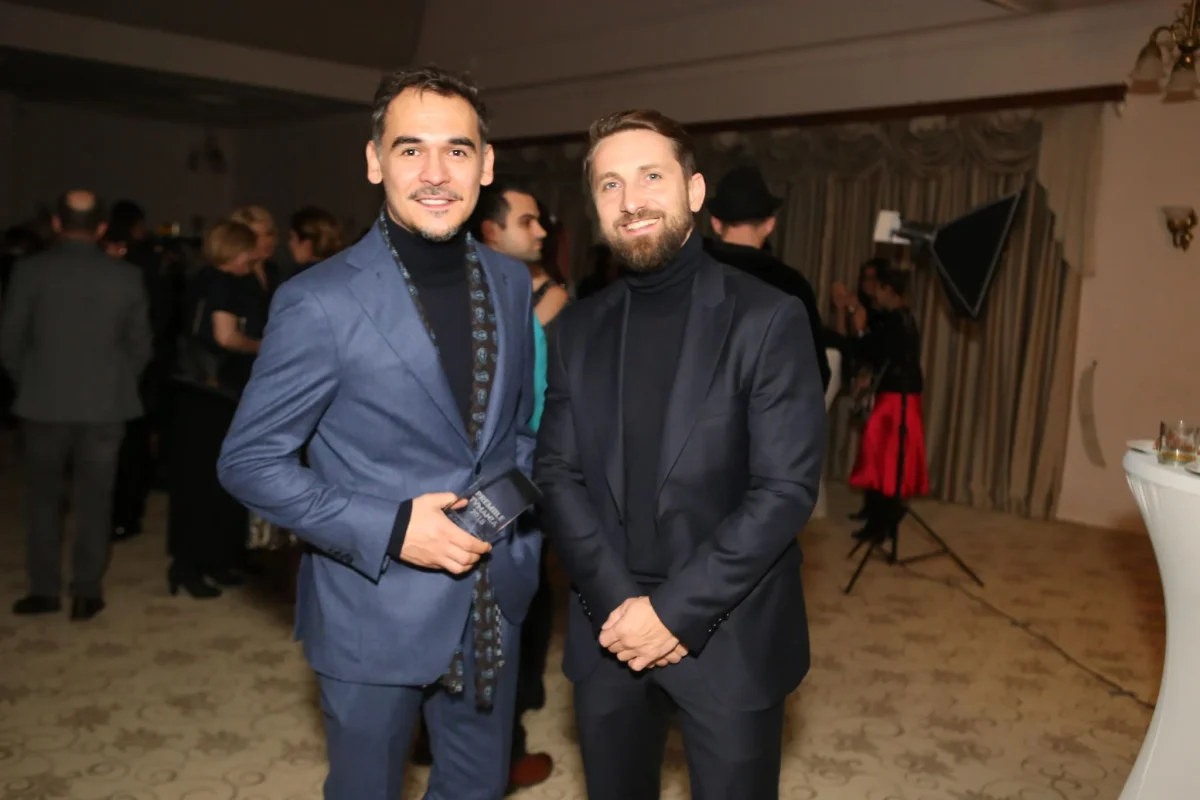 Dani Oțil l-a luat de gât pe Răzvan Simion în direct! Scenă neprevăzută în emisiune. Ce s-a întâmplat, de fapt?