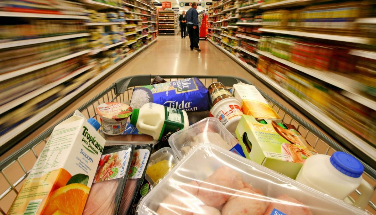 Statul român trebuie să intervină în scumpirea alimentelor! Prețuri record la rafturi pentru români