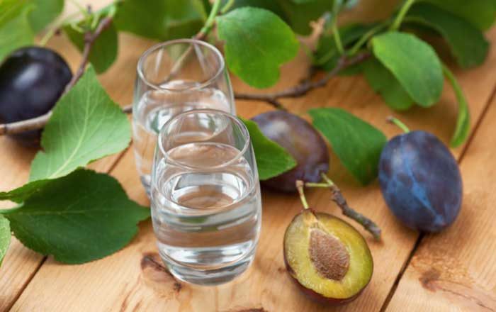 Țuica scade tensiunea? Află ce băuturi te ajută în lupta cu hipertensiunea arterială