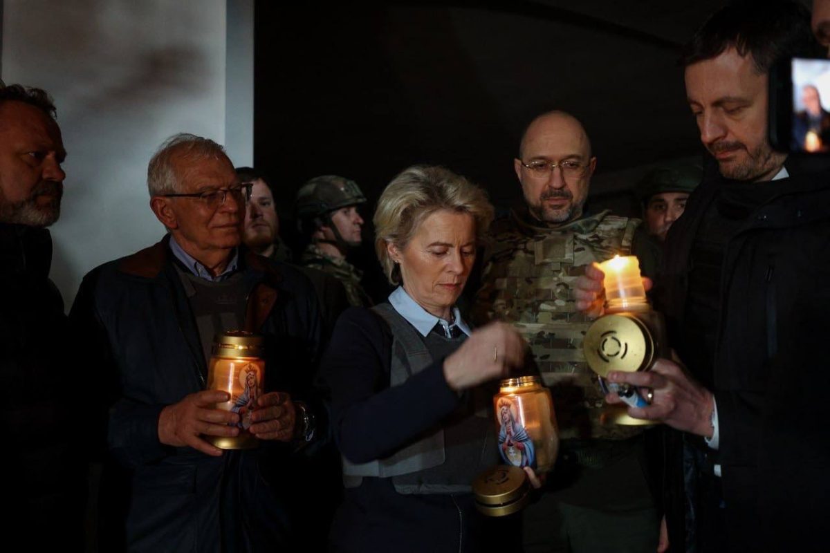 Ursula von der Leyen și Josep Borrell au mers la Bucha – FOTO, VIDEO
