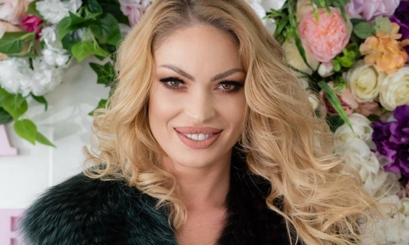 Valentina Pelinel nu ține cont de vârstă și arată spectaculos. Cum s-a afișat soția lui Cristi Borcea la un eveniment monden