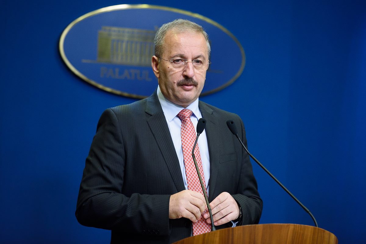 Vasile Dîncu explică de ce s-a ales suspendarea zborurilor cu avioane MIG 21 LanceR