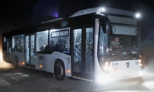 Război în Ucraina: Soldații din Mariupol au început să fie evacuați