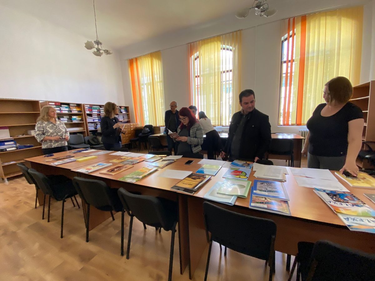 Jurizare la nivel judeţean a revistelor şcolare ieşene, la Casa Corpului Didactic “Spiru Haret” Iași – FOTO