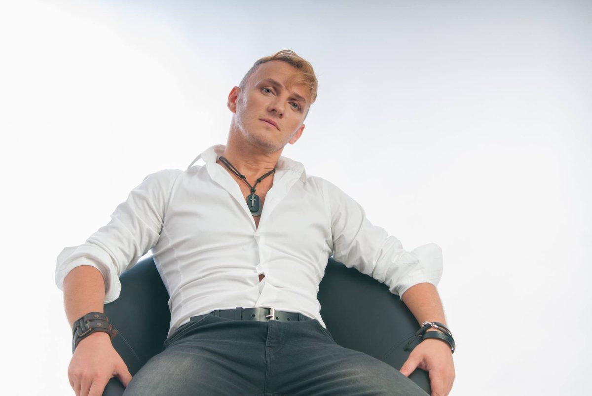 Mihai Trăistariu închiriază mai multe apartamente aflate într-o zonă exclusivistă de la malul mării. Cât costă o noapte de cazare