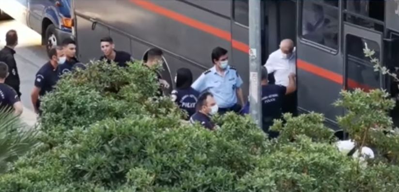 Sorin Oprescu a fost adus la Curtea de Apel din Atena alături de alți deţinuţi. Fostul primar va afla dacă va fi pus în libertate