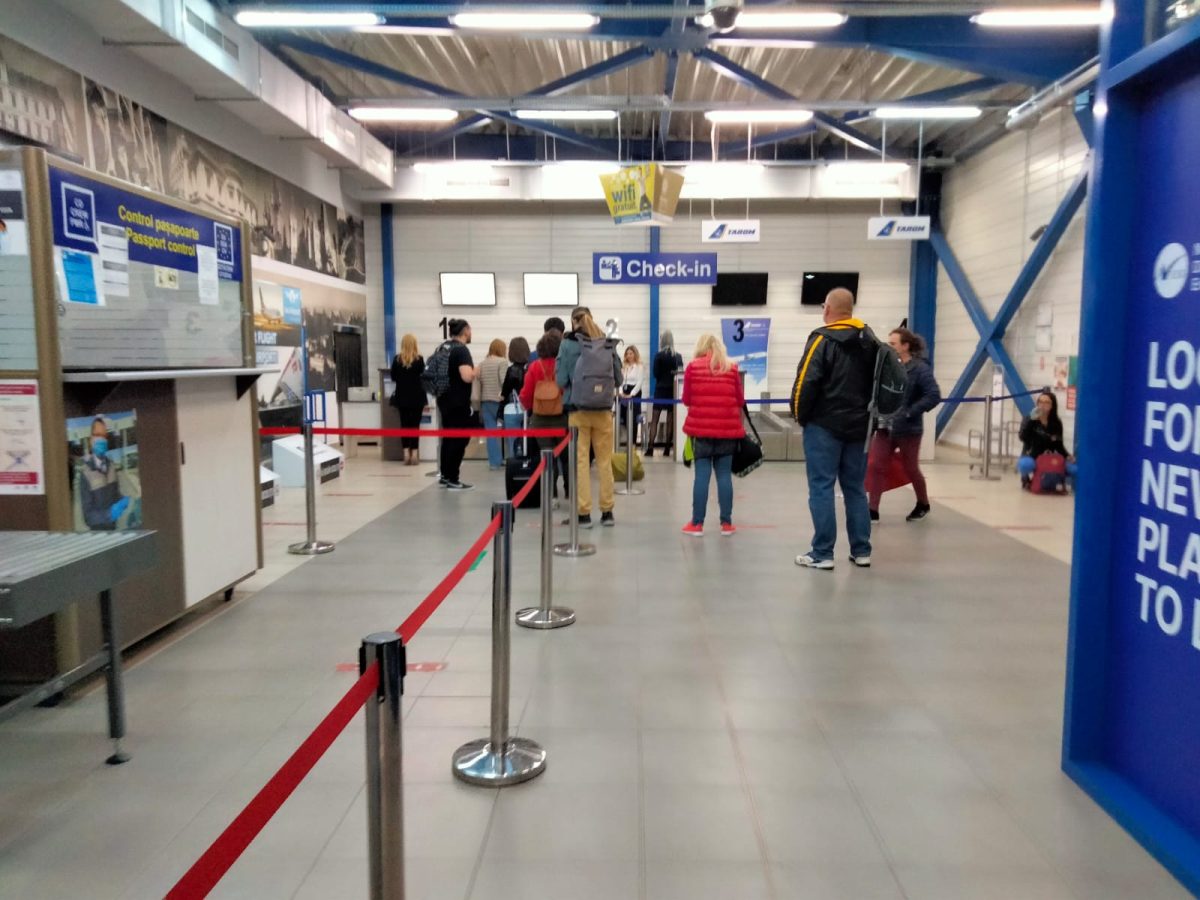 Cursa Blue Air Iasi-Otopeni, întârziere de 2 ore. Aeronava s-a defectat