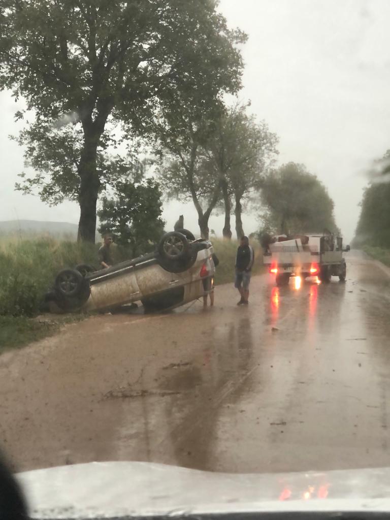 Un autoturism s-a răsturnat pe carosabil în județul Iași – EXCLUSIV