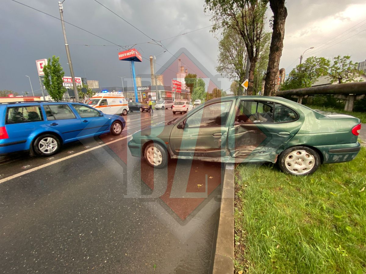 Accident rutier în Tudor Vladimirescu. două autoturisme au intrat în coliziune – EXCLUSIV, FOTO
