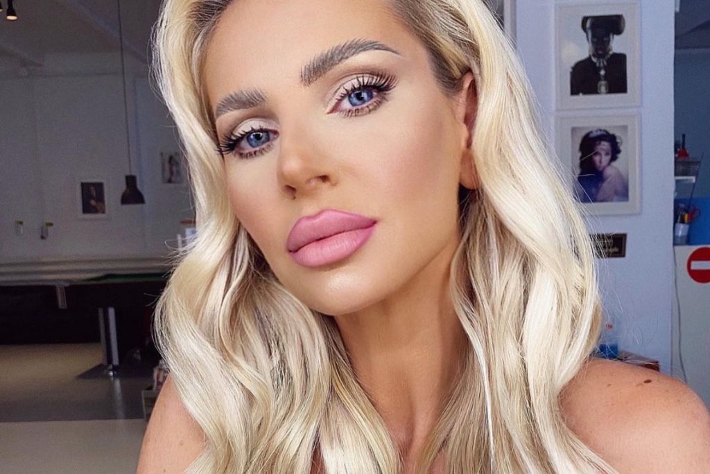 Andreea Bănică, criticată dur de fani! Cum a reacţionat artista: „Aceste femei au probleme”