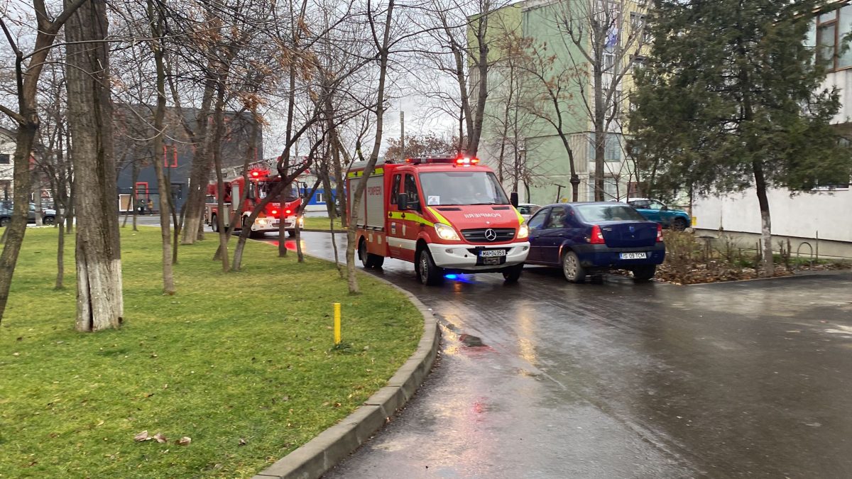 O persoană băută a căzut de la etajul 4 al unui bloc din Iași. A ajuns de urgență la spital – EXCLUSIV