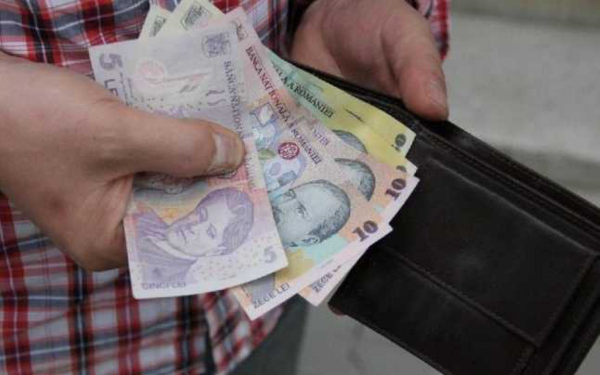 Au fost semnate contractele pentru emiterea cardurilor necesare pentru plata ajutoarelor sociale în valoare de 250 lei